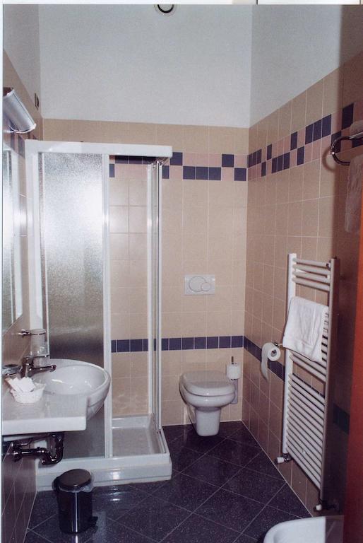 Cislago Locanda Sant'Ambrogio חדר תמונה